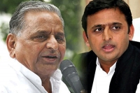 Mulayam singh yadav pulls up akhilesh government for slow pace of work in uttar pradesh