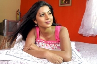 Telugu actress poorna cameraman bharani love affair tollywood news