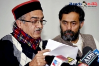 Yogendra yadav prashant bhushan out from aap