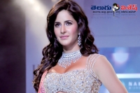 Katrina kaif wearing engagement ring