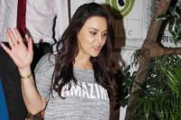 Preity zinta denies marriage rumours