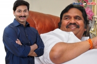 Ys jagan gave offer to dasari narayanarao