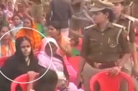 Muslim woman asked to remove burqa at yogi adityanath s ballia rally