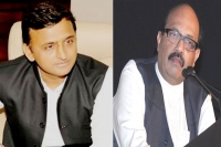 Akhilesh yadav was 4 we practically raised him says amar singh