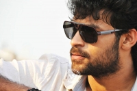 Varun tej mukunda movie chesededo song teaser