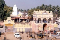 The famous sun god temple situated in arasavalli village sri suryanarayana swamy temple located in arasavalli special story