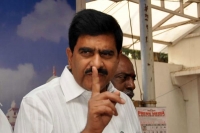 Ap minister umamaheshwar rao fire on ysrcp leader jagan and pcc president raghuverareddy