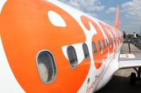 Cockpit punch up as rowdy female passenger decks easyjet pilot