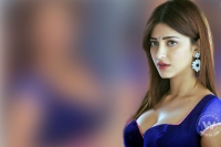 Shruti haasan controling her hot exposing