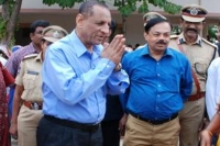 Governor narasimhan praises telangana government double bedroom flats