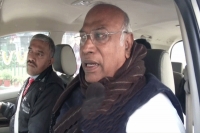 Mallikarjun kharge slams niranjan jyoti over feroze priyanka remark calls her uncultured