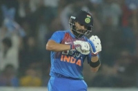 Virat kohli ticks off kesrick williams to unleash his inner pant