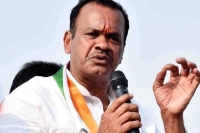 Mp komatireddy venkat reddy sensational comments on cm kcr