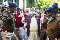 Fresh case against lalu prasad kin in land for job scam