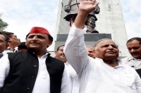 Mulayam akhilesh yadav get cbi clean chit in disproportionate assets case