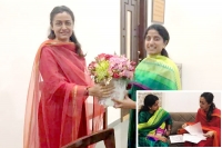 Namrata shirodkar met ap cm wife ys bharathi