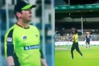 Psl 2018 sohail khan throws ball at yasir shah to get his attention