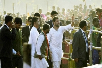 Pm narendra modi is selfie and promise making machine says rahul gandhi