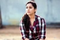 Anchor rashmi gautam angry on bihar rape attempt and acid attack incident