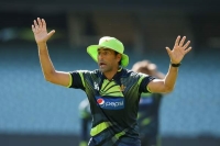 Younis khan announces odi retirement