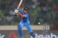 Moving yuvraj singh up in batting order slightly difficult ms dhoni