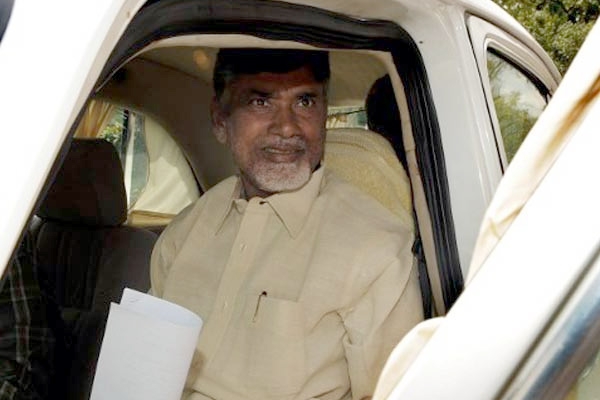 Ap cm chandrababu naidu decided to transport the government sectors to vijayawada from hyderabad