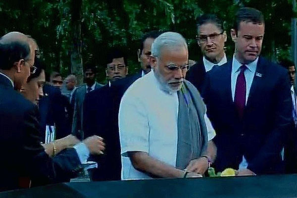 Narendra modi pays homage to 9 11 terror attack victims