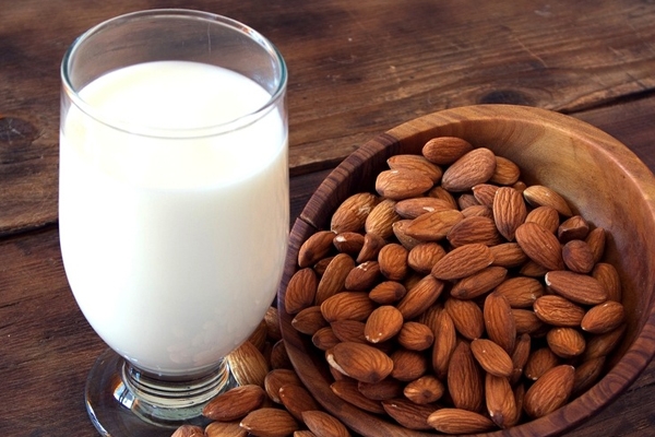 Badam milk benefits