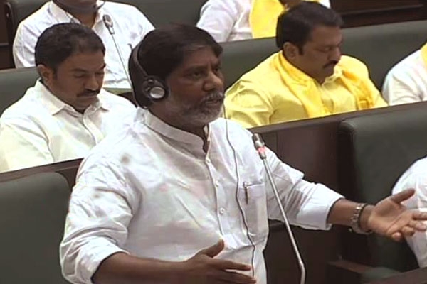 Congress and bjp slaps trs for susnending tdp from assembly