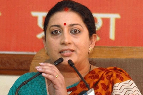 Smriti irani could be made cm candidate as internal war splits delhi bjp