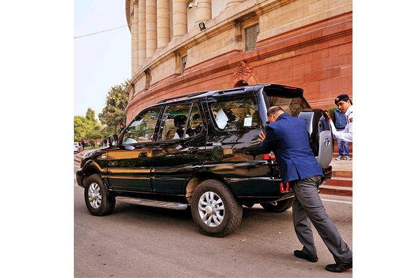 Shinde car had to be pushed to start