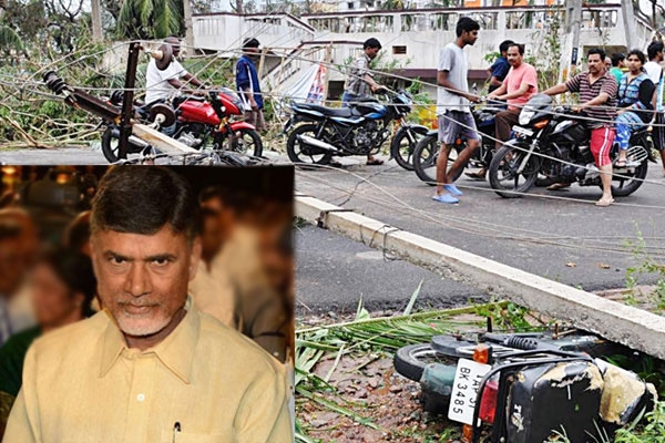 Chandrababu surprise visit at renovation operations in vishakapatnam in midnight