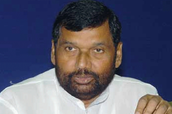 Rjd chief lalu prasad is expired medicine says ram vilas paswan