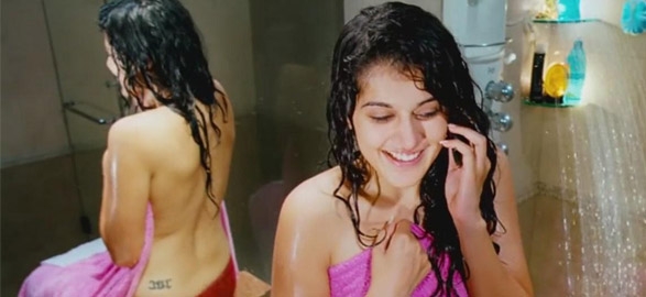 Tapsee ponnu hot exposing