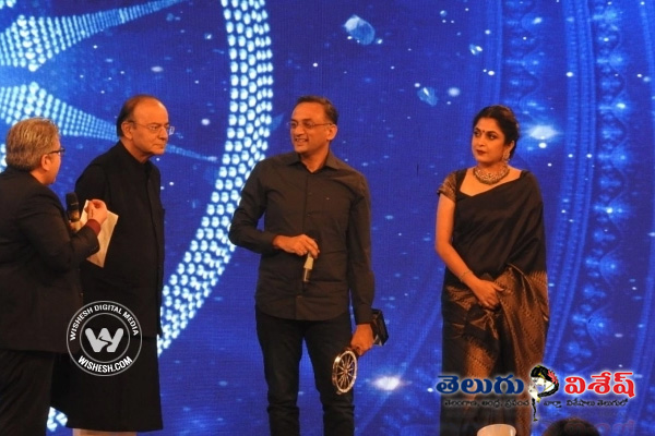 Baahubali Team CNN IBN Award